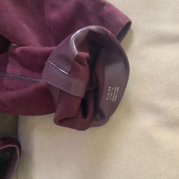 Boots - Picture 4 of 11